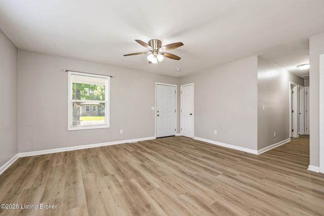 4909 Shasta Trail, Louisville, KY 40218