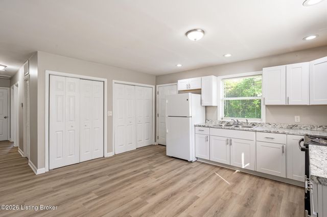 4909 Shasta Trail, Louisville, KY 40218