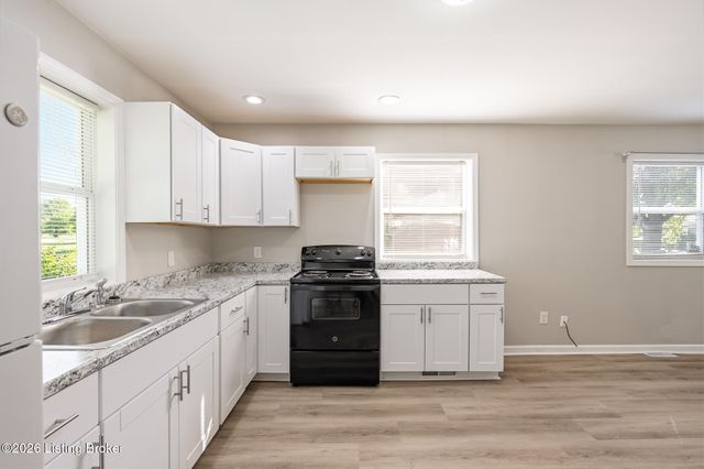 4909 Shasta Trail, Louisville, KY 40218