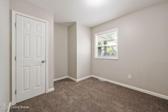 4909 Shasta Trail, Louisville, KY 40218