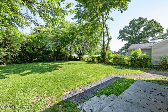 4909 Shasta Trail, Louisville, KY 40218