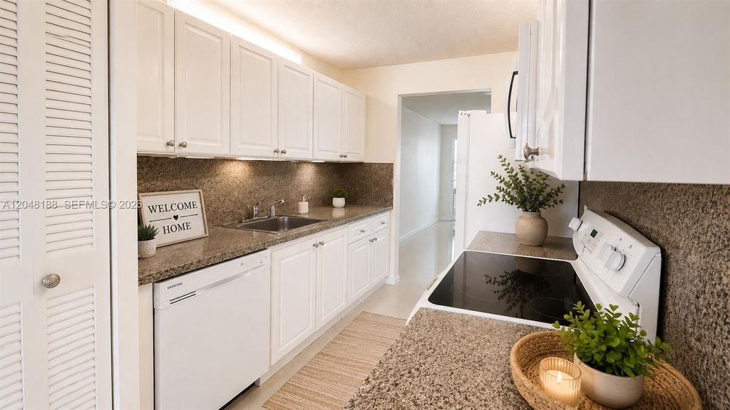 13000 SW 15th Ct 209U, Pembroke Pines, FL 33027