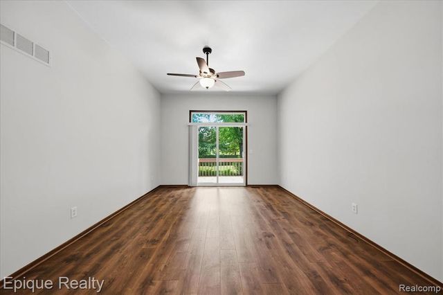 1925 Country Lane, Lake Orion, MI 48360
