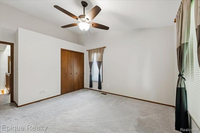 1925 Country Lane, Lake Orion, MI 48360