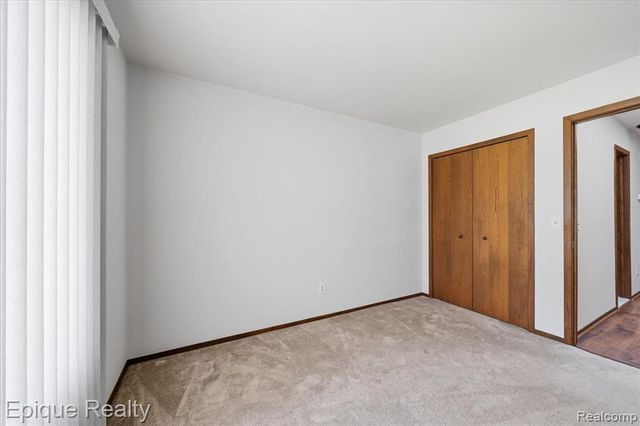 1925 Country Lane, Lake Orion, MI 48360
