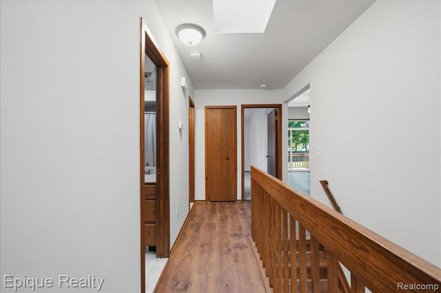 1925 Country Lane, Lake Orion, MI 48360