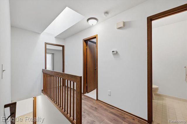 1925 Country Lane, Lake Orion, MI 48360