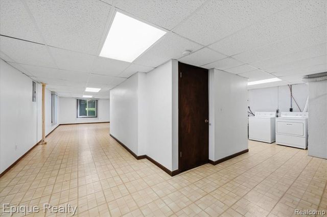 1925 Country Lane, Lake Orion, MI 48360