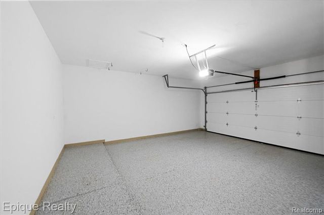 1925 Country Lane, Lake Orion, MI 48360