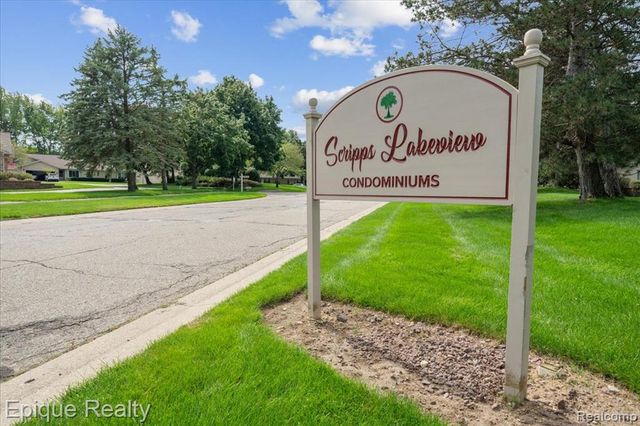 1925 Country Lane, Lake Orion, MI 48360