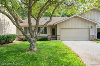 1925 Country Lane, Lake Orion, MI 48360
