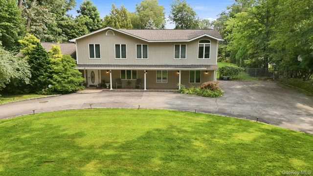 11 Soundview Drive, Port Jefferson, NY 11777