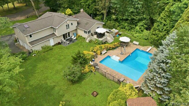 11 Soundview Drive, Port Jefferson, NY 11777