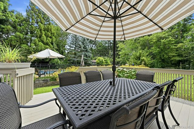 11 Soundview Drive, Port Jefferson, NY 11777