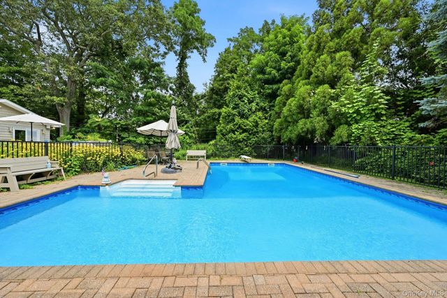 11 Soundview Drive, Port Jefferson, NY 11777