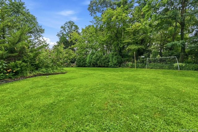11 Soundview Drive, Port Jefferson, NY 11777