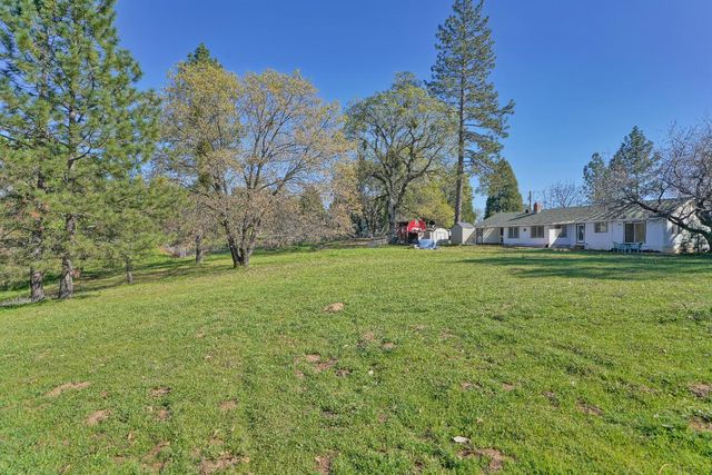 6261 Grizzly Flat Rd, Somerset, CA 95684