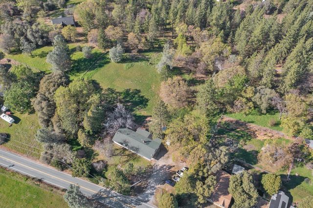 6261 Grizzly Flat Rd, Somerset, CA 95684