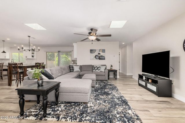 10914 W SARATOGA Circle, Sun City, AZ 85351