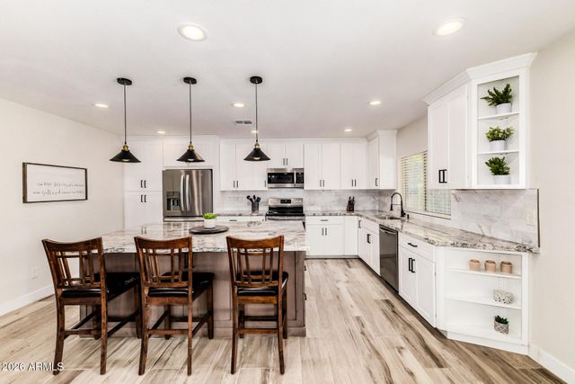 10914 W SARATOGA Circle, Sun City, AZ 85351