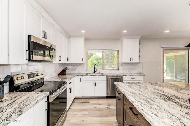 10914 W SARATOGA Circle, Sun City, AZ 85351