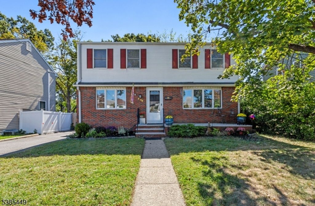 9 Mansfield Dr, Fair Lawn Boro, NJ 07410
