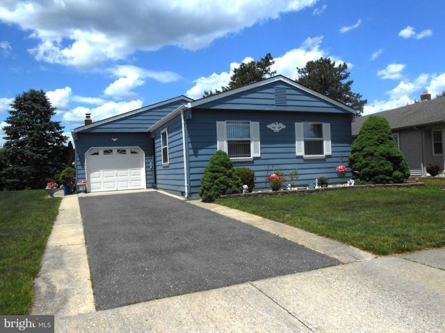 46 WOODSTOCK DR, Toms River, NJ 08757