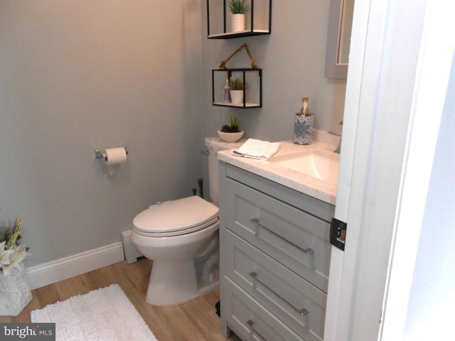46 WOODSTOCK DR, Toms River, NJ 08757