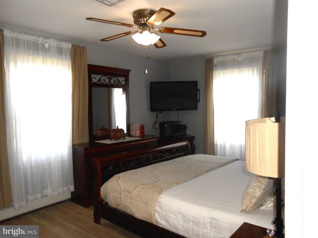 46 WOODSTOCK DR, Toms River, NJ 08757