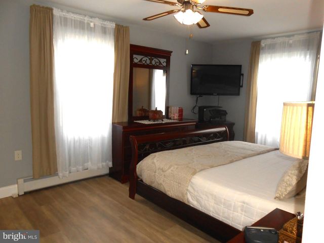 46 WOODSTOCK DR, Toms River, NJ 08757