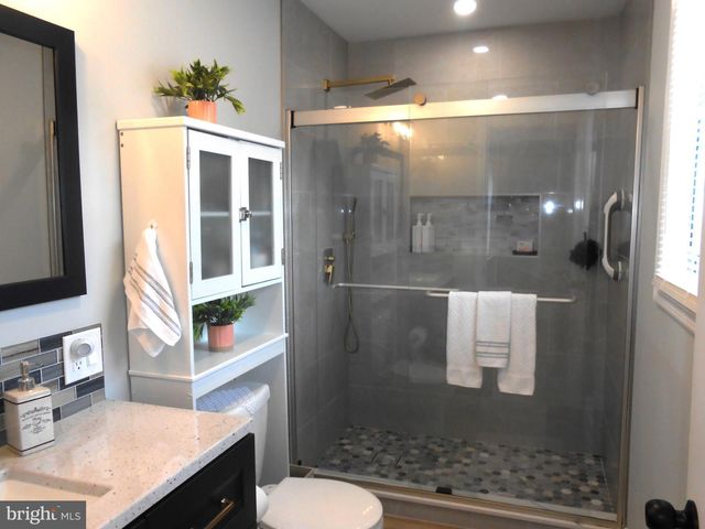 46 WOODSTOCK DR, Toms River, NJ 08757