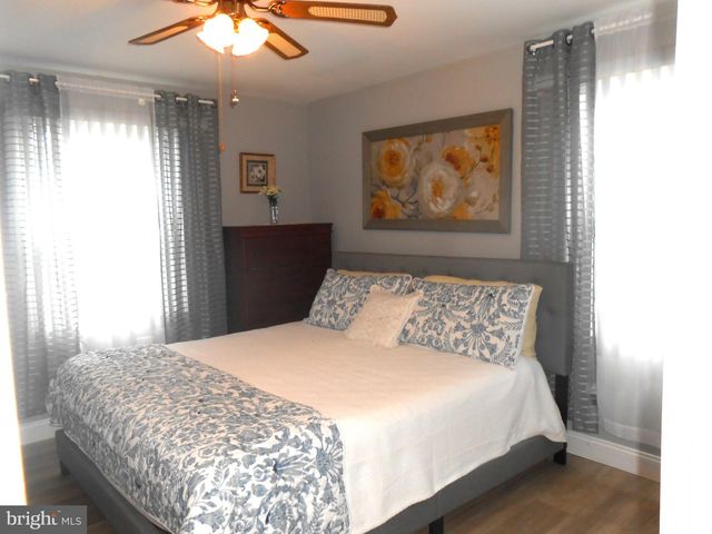 46 WOODSTOCK DR, Toms River, NJ 08757