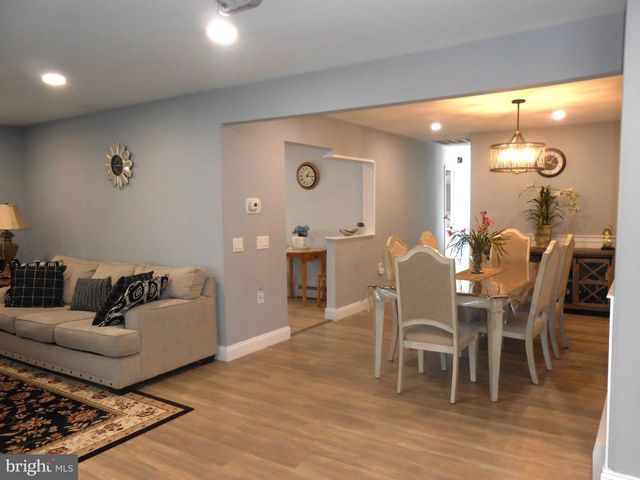 46 WOODSTOCK DR, Toms River, NJ 08757