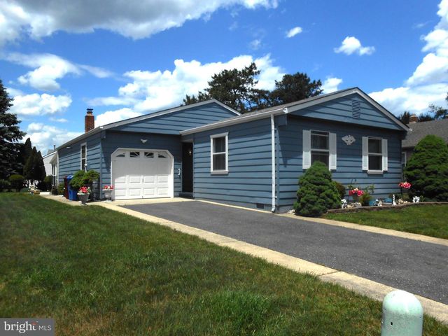 46 WOODSTOCK DR, Toms River, NJ 08757