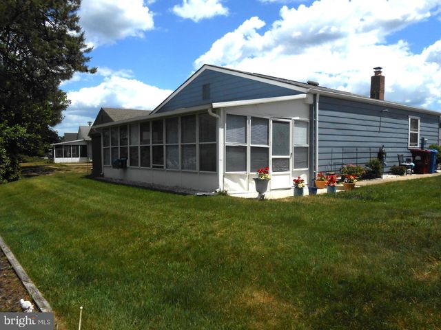 46 WOODSTOCK DR, Toms River, NJ 08757