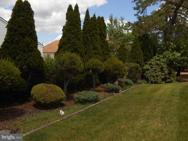 46 WOODSTOCK DR, Toms River, NJ 08757