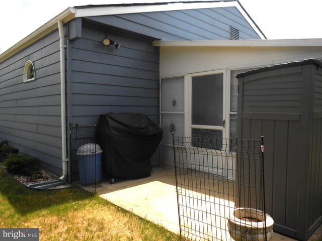 46 WOODSTOCK DR, Toms River, NJ 08757