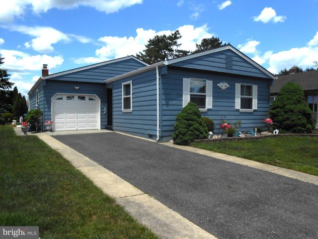 46 WOODSTOCK DR, Toms River, NJ 08757