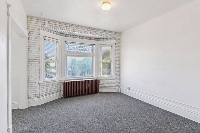 1049 7th Street W, Saint Paul, MN 55102