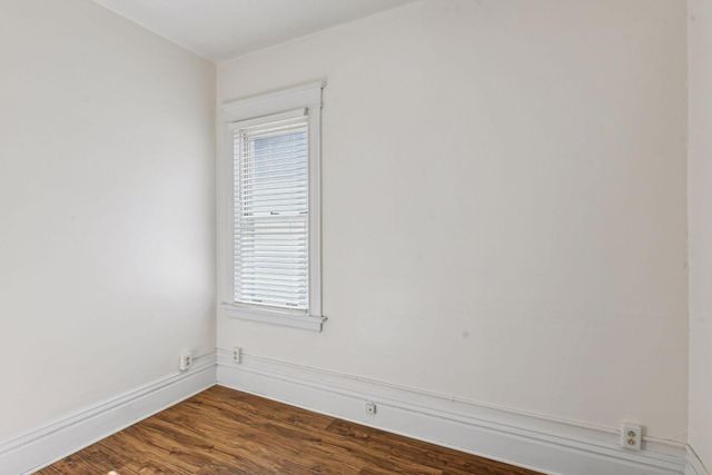 1049 7th Street W, Saint Paul, MN 55102