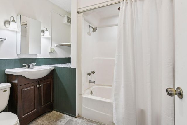 1049 7th Street W, Saint Paul, MN 55102