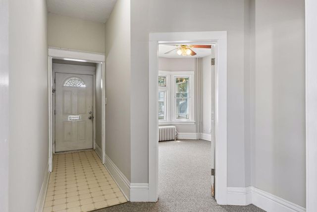 1049 7th Street W, Saint Paul, MN 55102