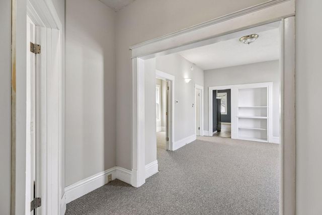 1049 7th Street W, Saint Paul, MN 55102