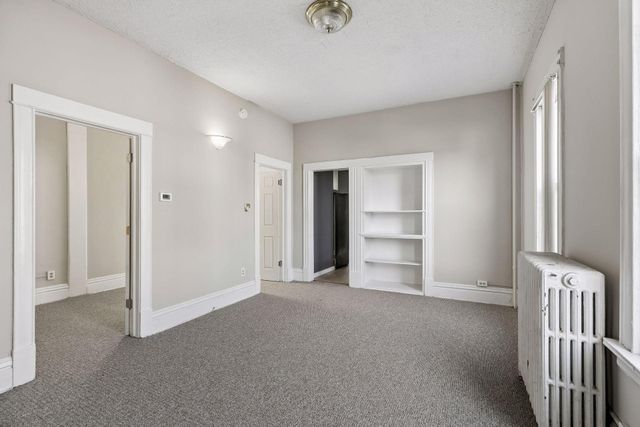 1049 7th Street W, Saint Paul, MN 55102