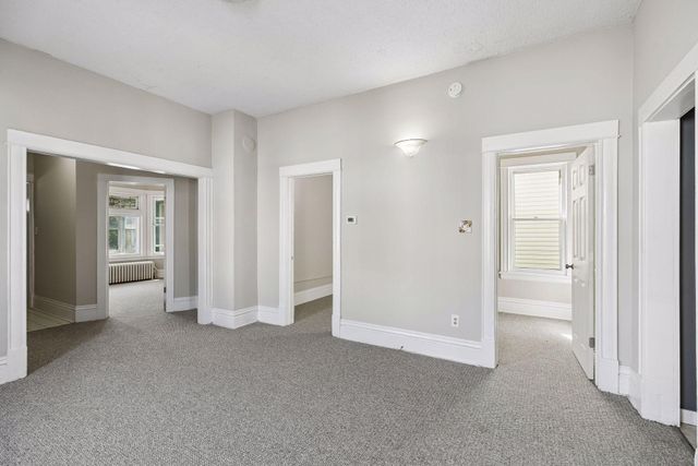 1049 7th Street W, Saint Paul, MN 55102