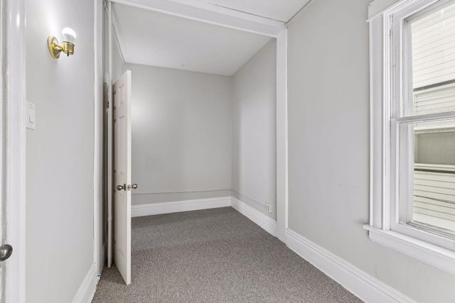 1049 7th Street W, Saint Paul, MN 55102