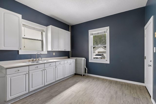 1049 7th Street W, Saint Paul, MN 55102