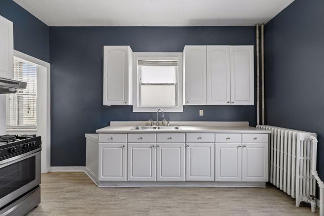 1049 7th Street W, Saint Paul, MN 55102