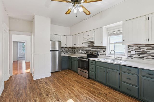 1049 7th Street W, Saint Paul, MN 55102