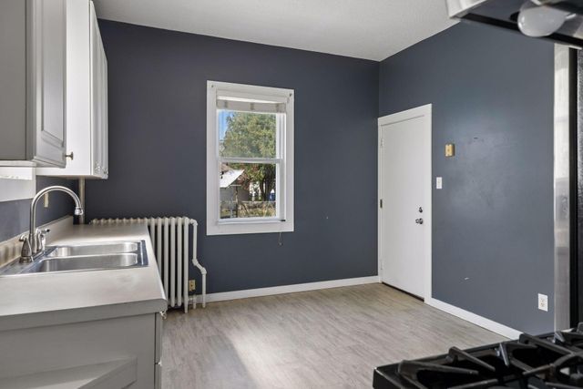 1049 7th Street W, Saint Paul, MN 55102